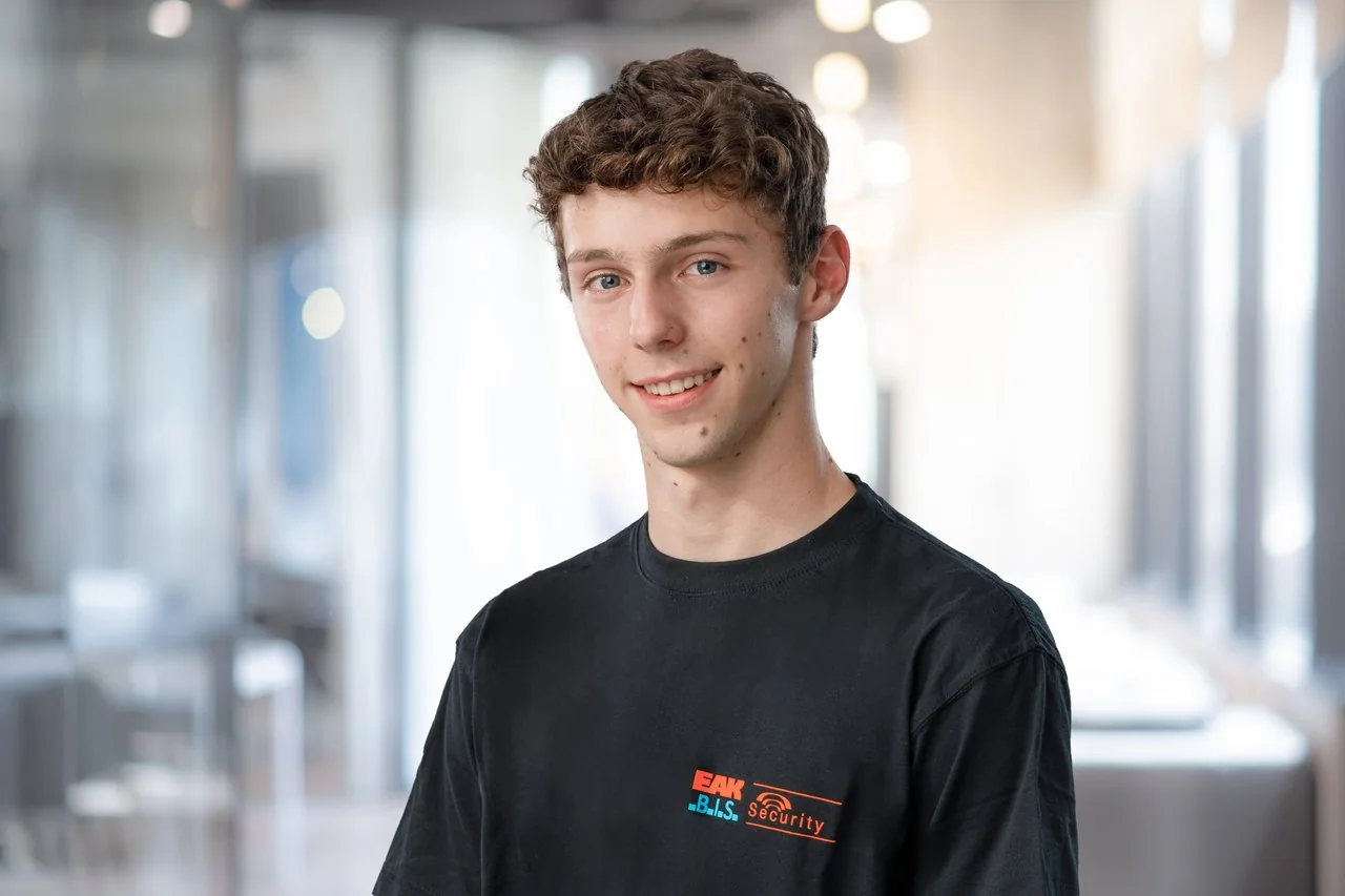 Mitarbeiter der Abteilung Technik bei der EAK Security GmbH & Co. KG