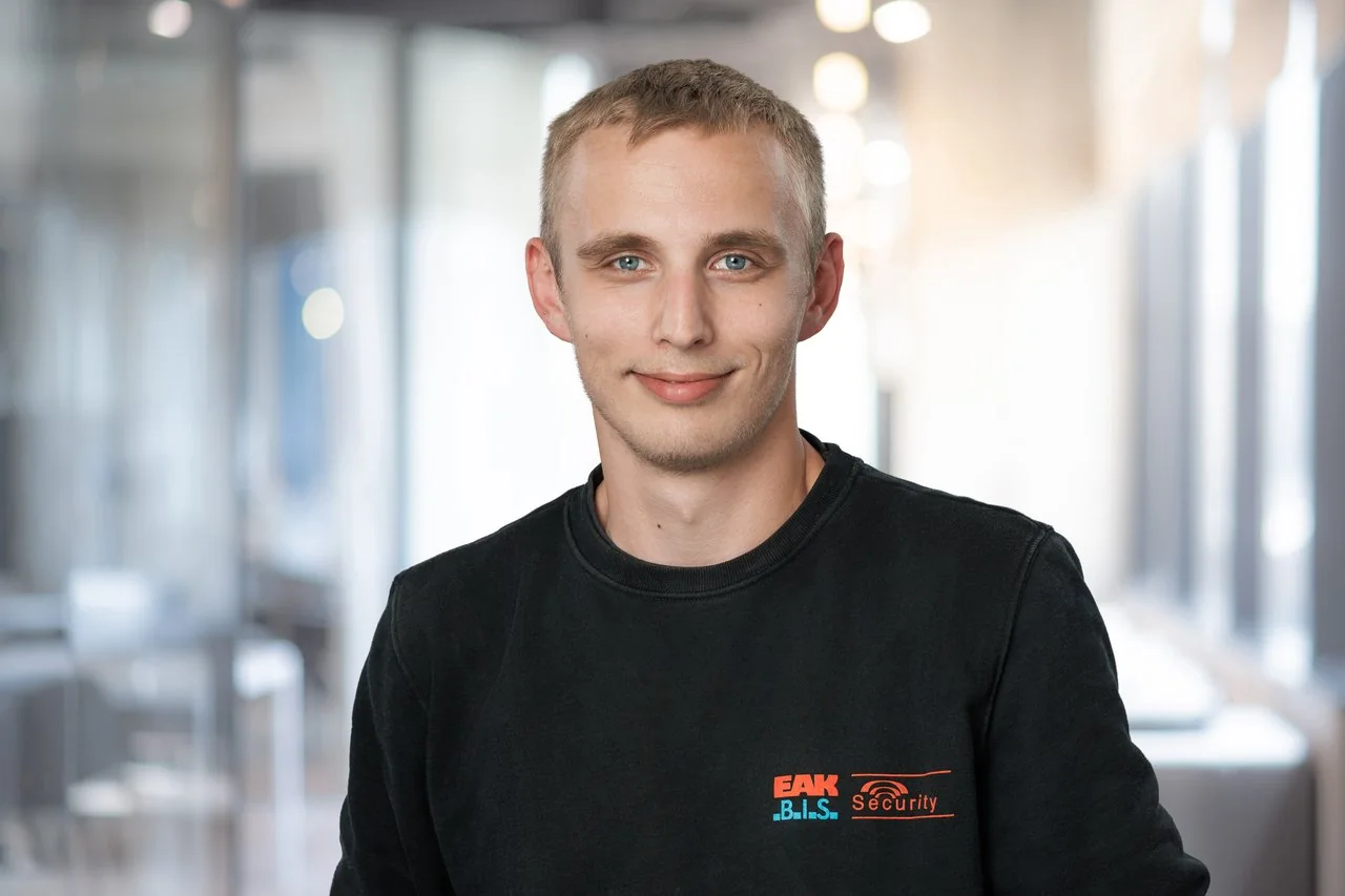 Mitarbeiter der Abteilung Technik bei der EAK Security GmbH & Co. KG