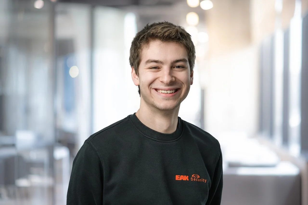 Mitarbeiter der Abteilung Technik bei der EAK Security GmbH & Co. KG