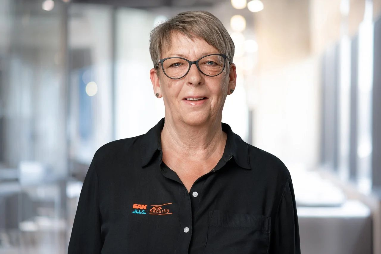 Susanne Schanz, Buchhaltung bei der EAK Security GmbH & Co. KG